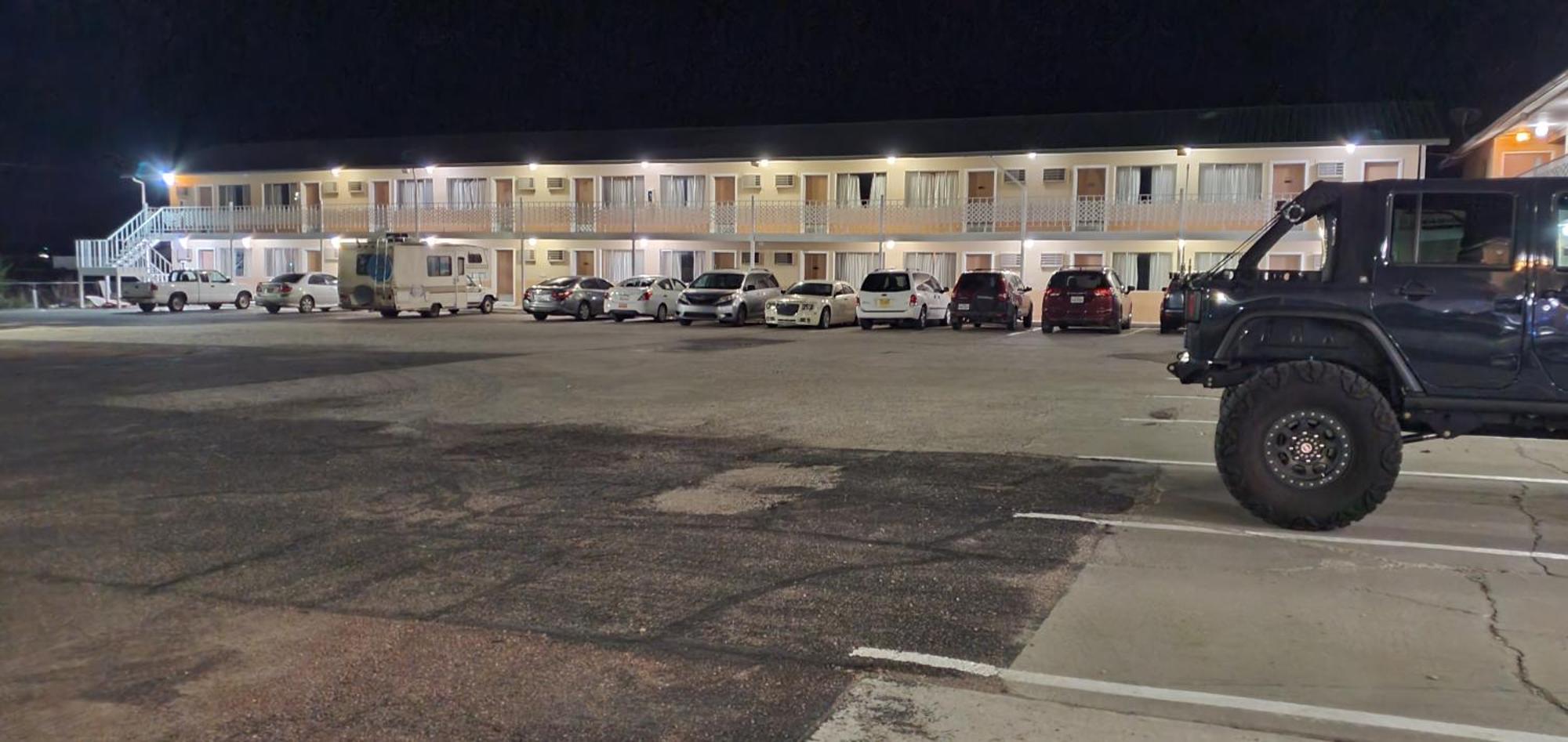 Budget Inn Motel Галъп Екстериор снимка